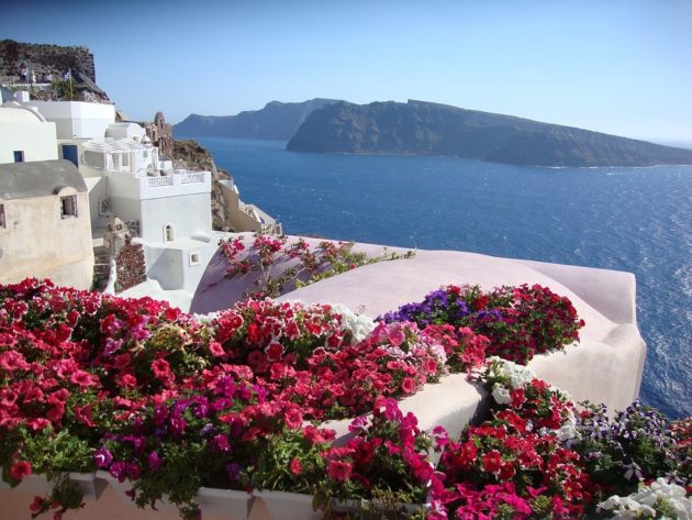 que faire a santorin en avril