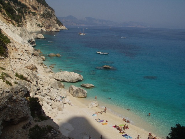 plage sardaigne en mai