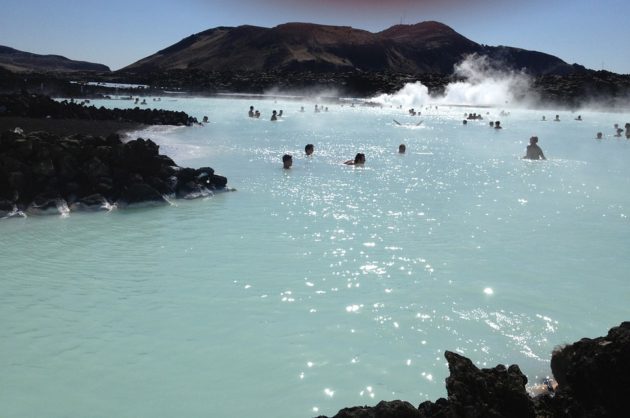 que faire en islande source d'eau chaude