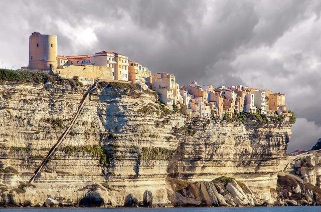 la corse en avril avis